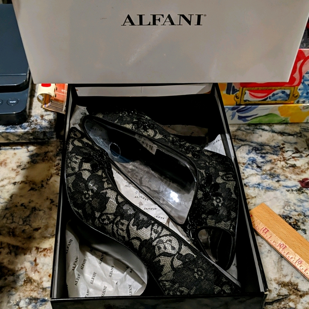 Alfani Spenserbk black Crystal Pumps